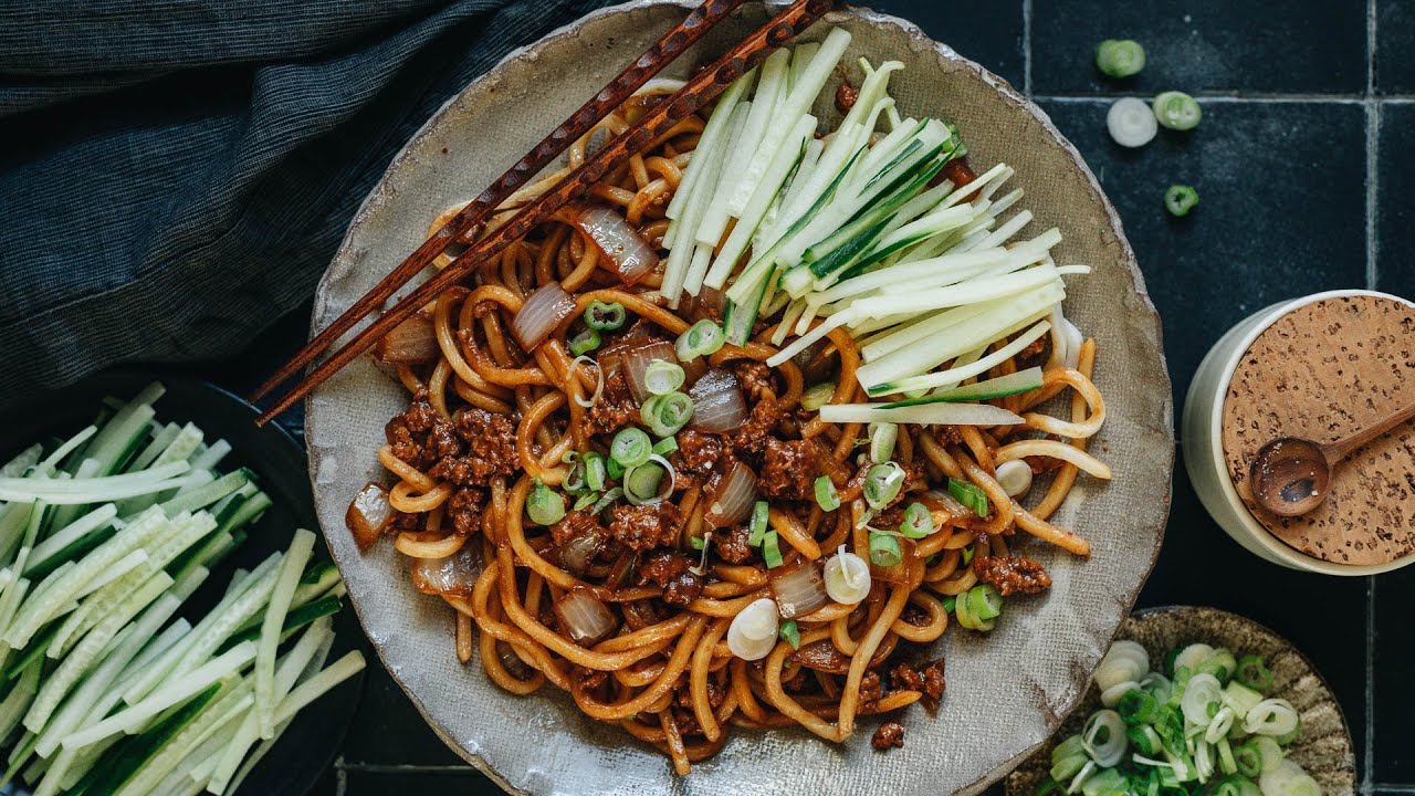 fried-sauce-noodles-recipe-zhajiangmian