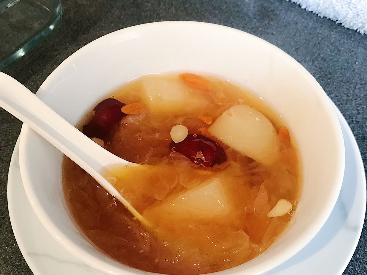 snow-fungus-sweet-soup-recipe-often-with-pear-papaya