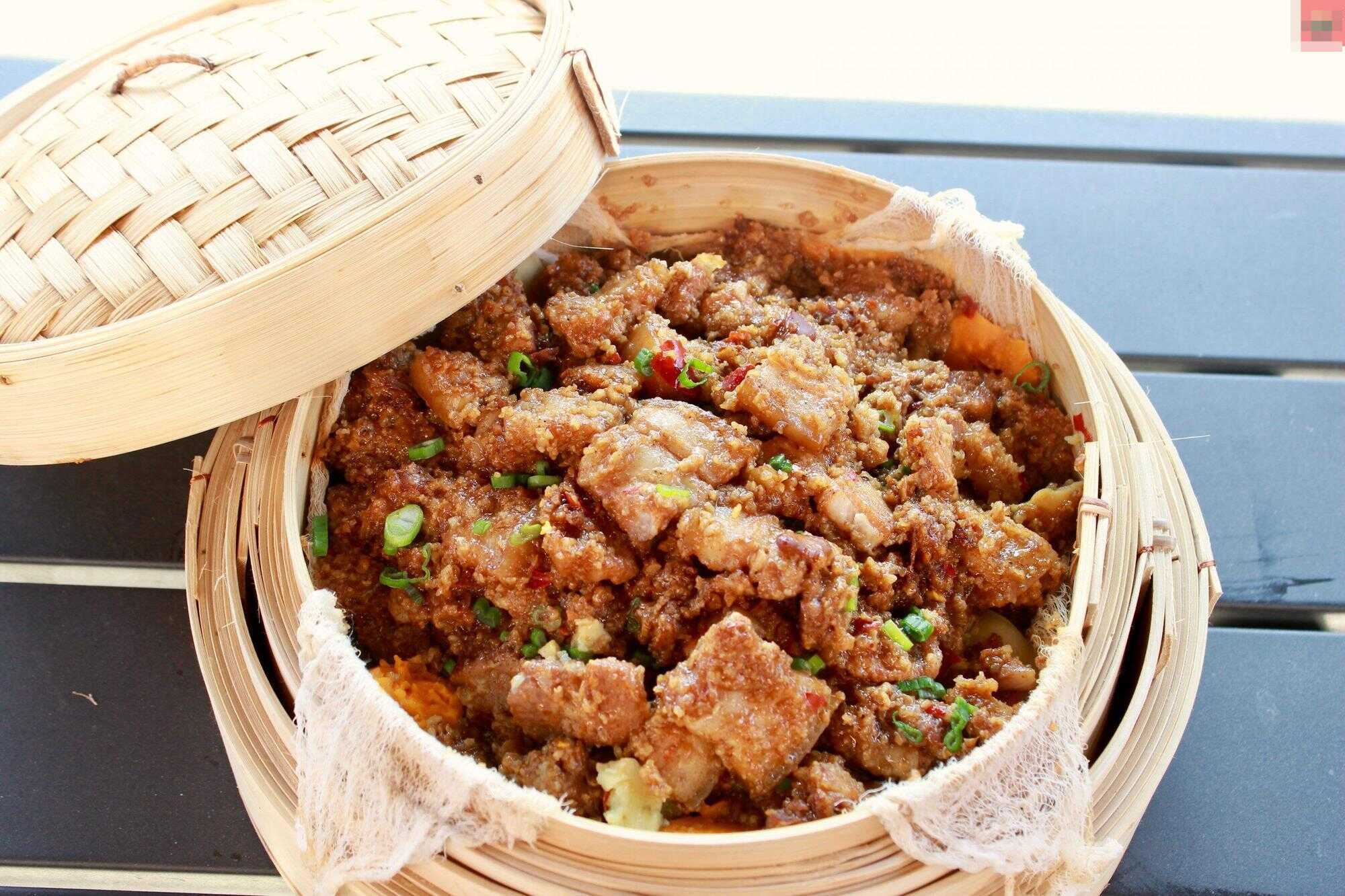 steamed-pork-belly-with-rice-powder-recipe