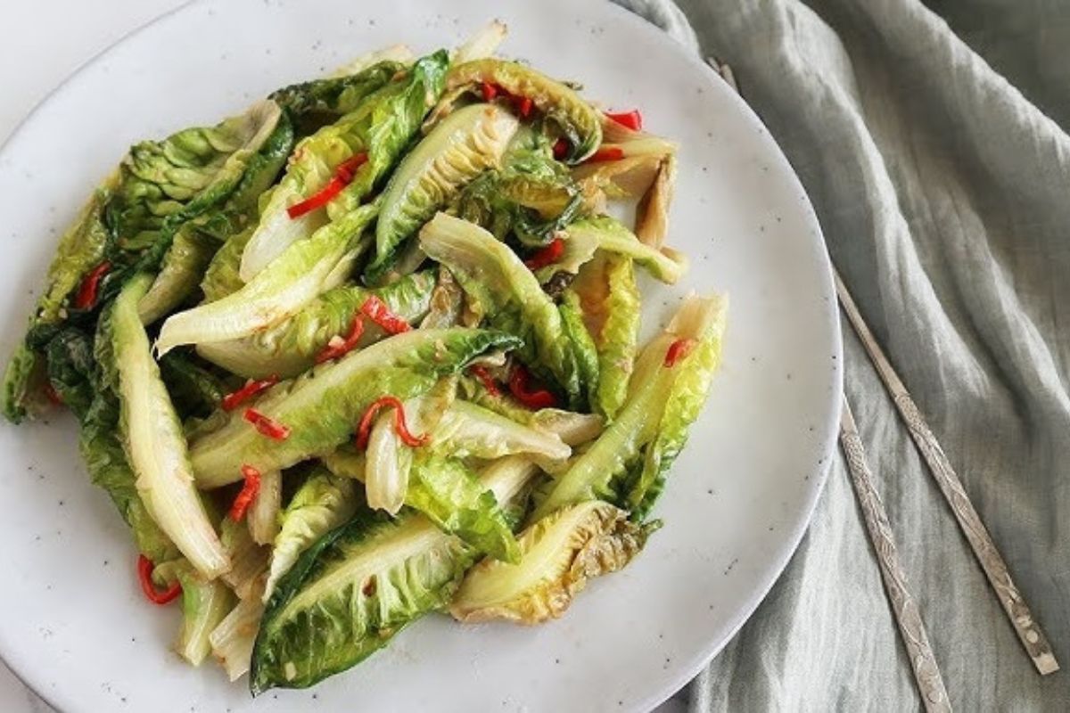 stir-fried-lettuce-with-oyster-sauce-fermented-bean-curd-recipe